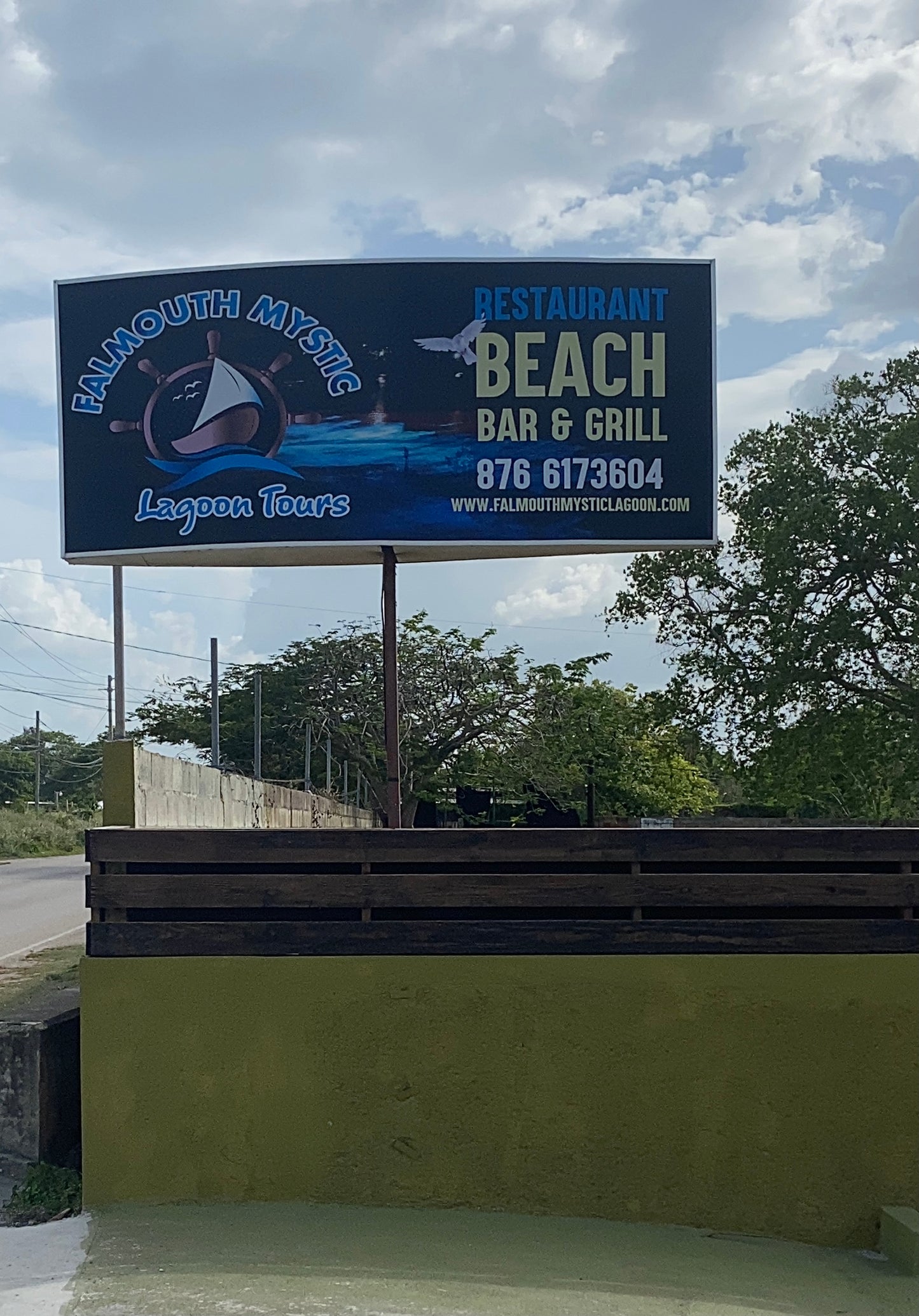 Welcome sign for the luminous lagoon